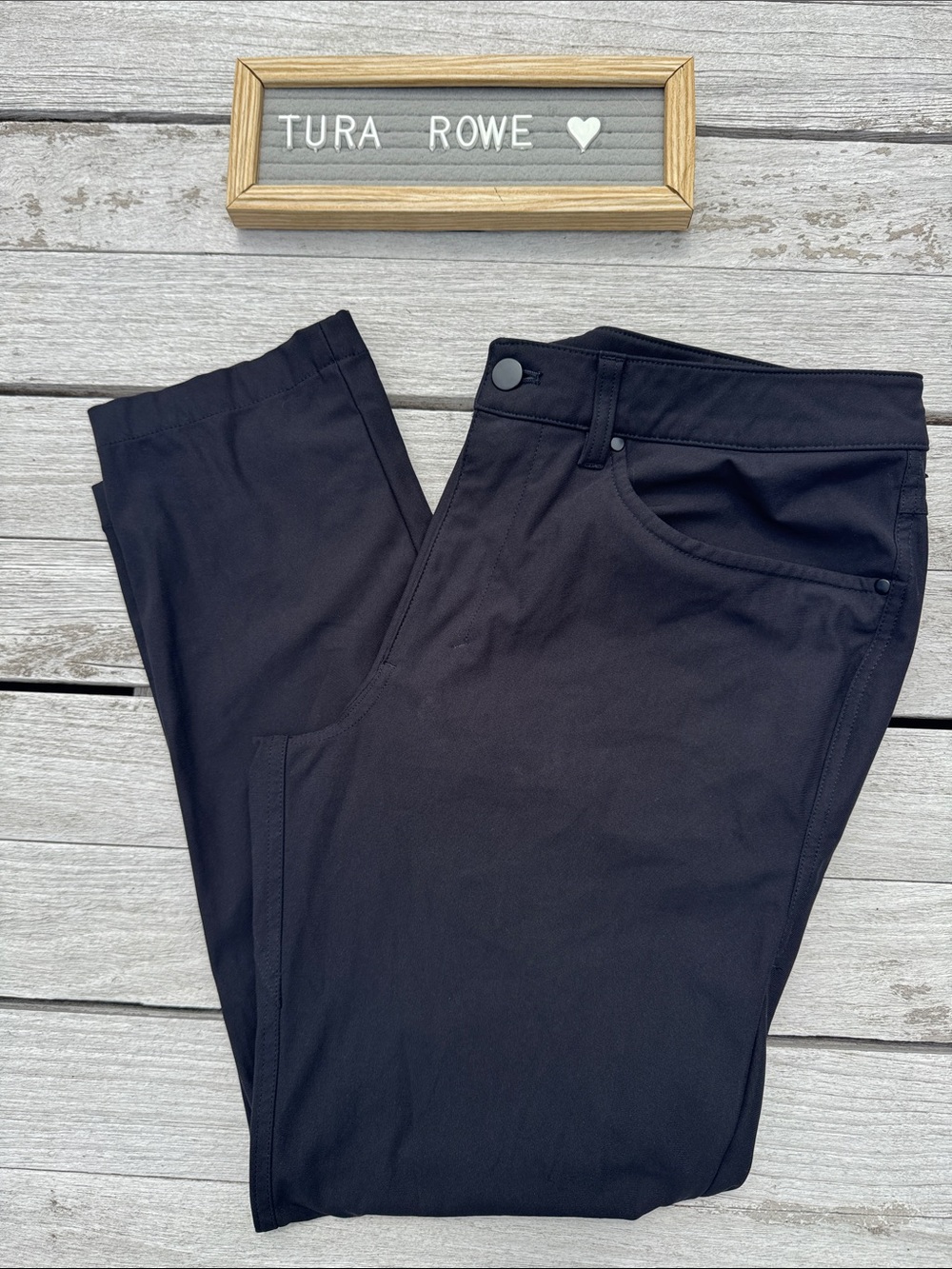 Lululemon ABC Pant Slim Warpstreme 32"x32”
Obsidian